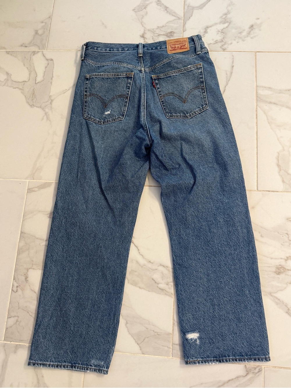 Levi's Ribcage high rise Straight Ankle Cropped Distressed Jeans Vintage Classic - Picture 8 of 8